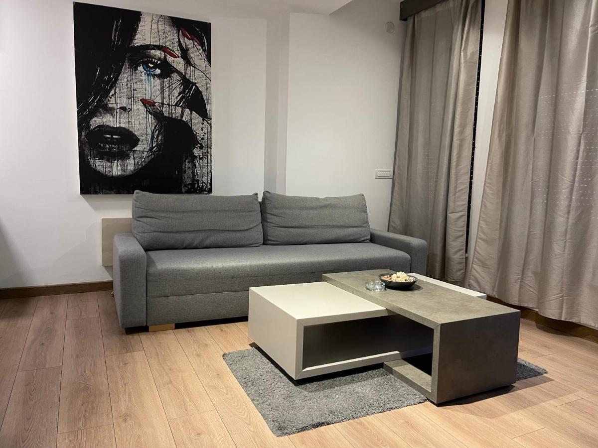 Empire Queen Apartments Belgrado Buitenkant foto